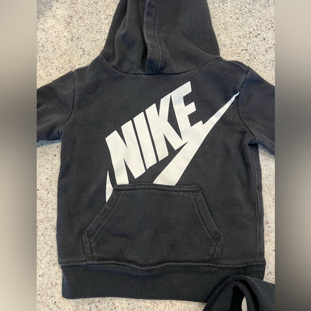 Toddler boy Nike outfit sweatshirt hoodie joggers 2T - Picture 2 of 5